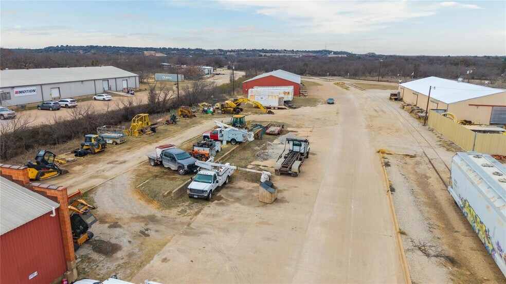 More Photos Of 1403 Blake Dr, Brownwood Warehouse For Sale