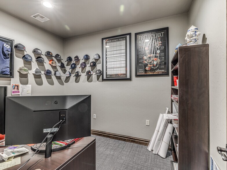 More Photos Of 209 NW 132nd St, Oklahoma City Industrial For Sale