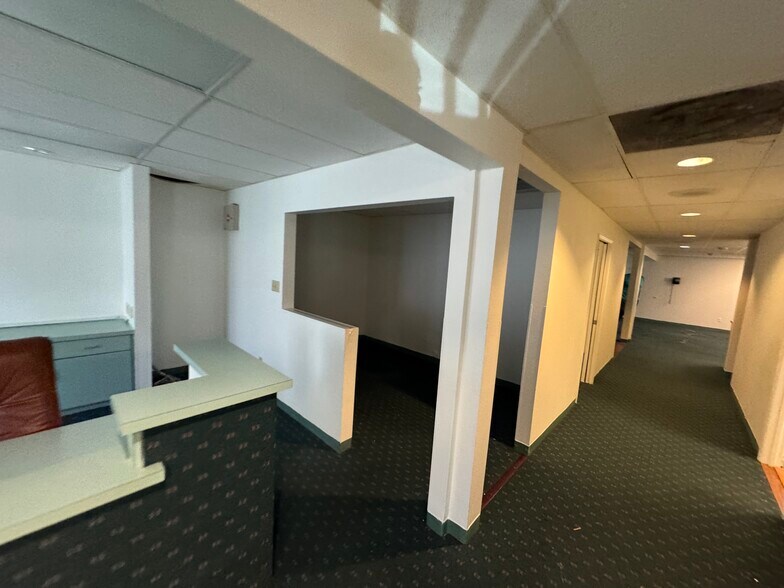 More Photos Of 124 N Locust St, Inglewood Medical For Sale