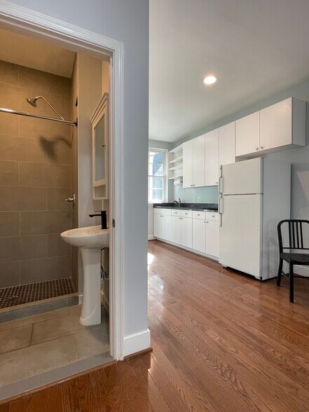 More Photos Of 211 K St Ne, Washington Office Residential For Sale