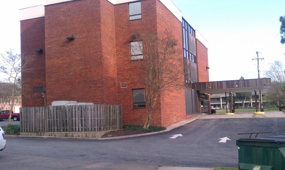 More Photos Of 1006 Richmond Rd, Williamsburg Office Residential For Lease