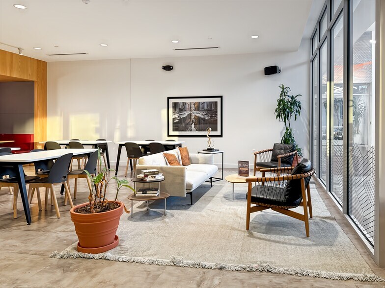 More Photos Of 6600 Chase Oaks Blvd, Plano Coworking Space