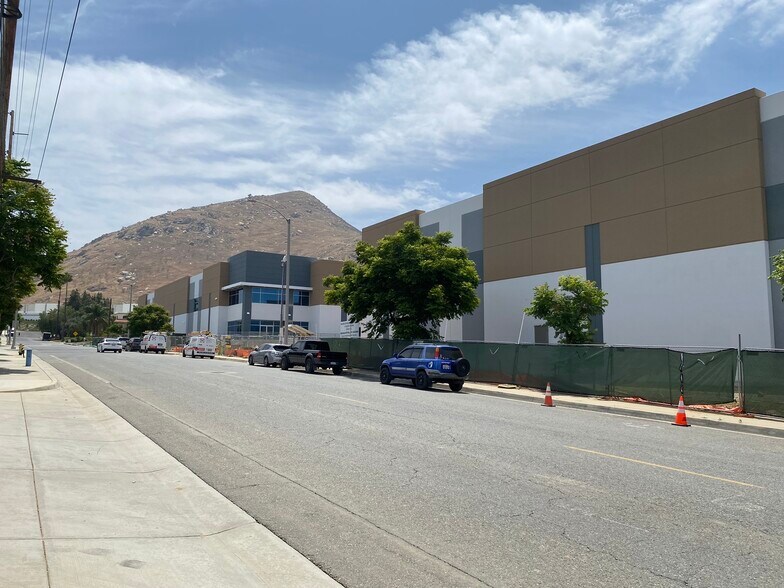 More Photos Of 980 Marlborough Ave, Riverside Warehouse For Lease
