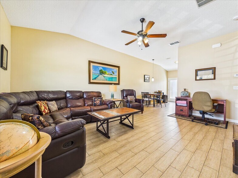More Photos Of 100 Pilothouse Ct, Palatka Multifamily For Sale