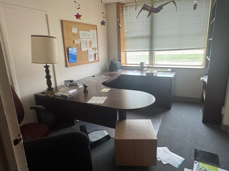 More Photos Of 6810 SE Dwight St, Topeka Industrial For Sale