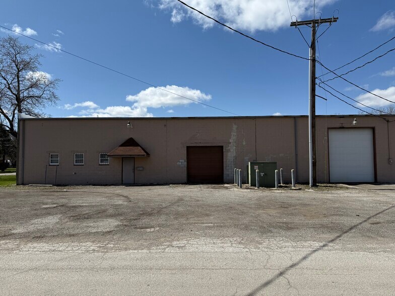 More Photos Of 3106 South Ave, Toledo Warehouse For Lease