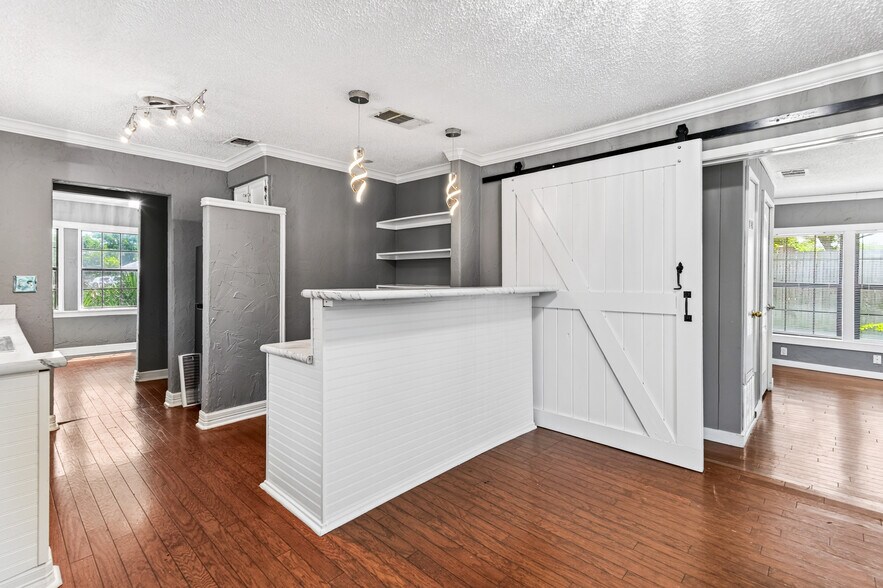 More Photos Of 907 N Goliad Rd, Rockwall Office For Lease