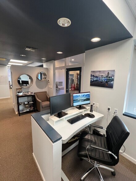 More Photos Of 819 Commercial Ave, Anacortes Office For Sale