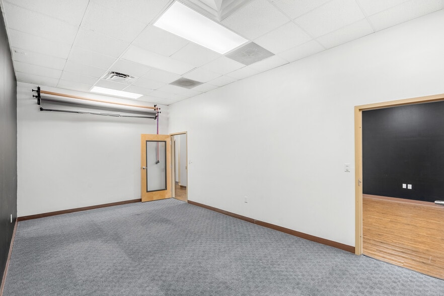 More Photos Of 1508-1510 S Harbor City Blvd, Melbourne Storefront For Lease