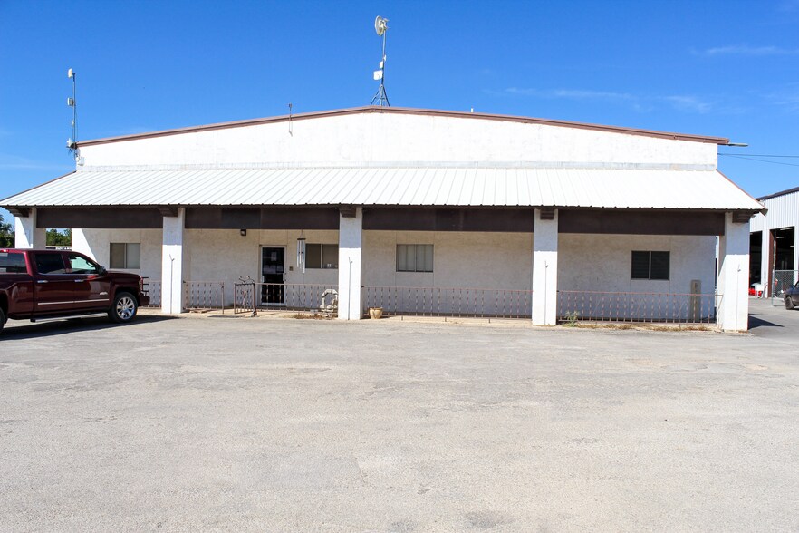 More Photos Of 18975 Marbach Ln, San Antonio Unknown For Lease