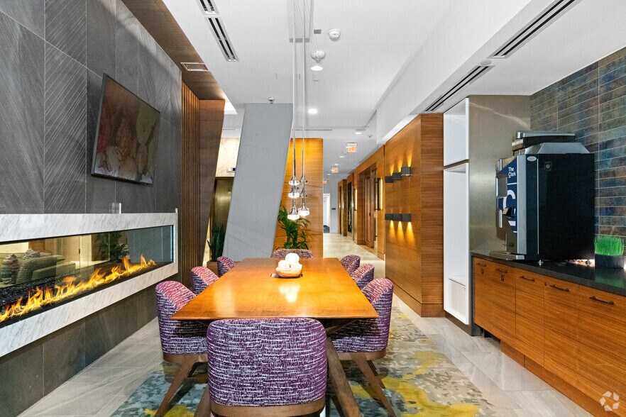 More Photos Of 3400 S Clark St, Arlington Apartments For Lease