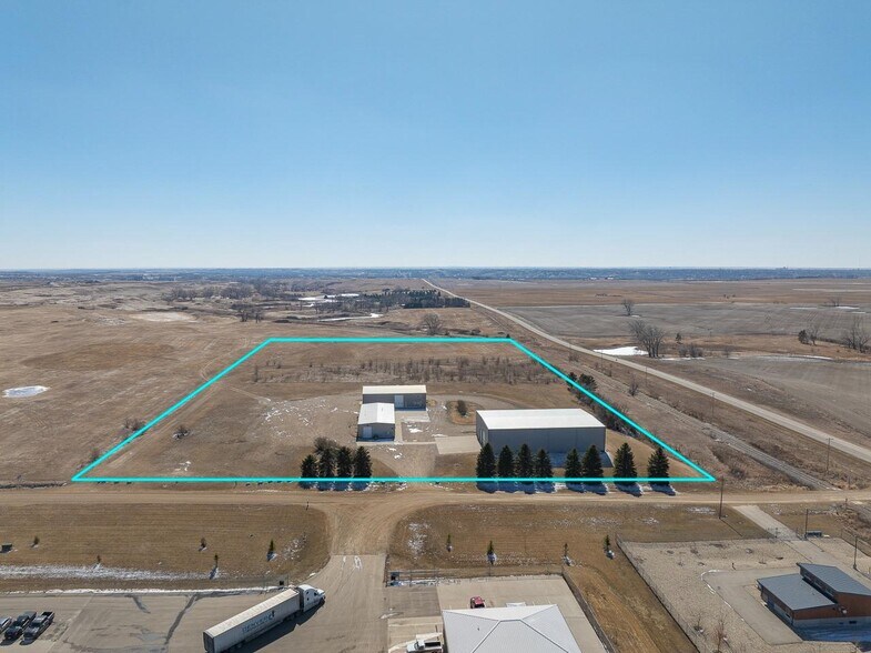 More Photos Of 2708 30th Ave NE, Minot Manufacturing For Sale