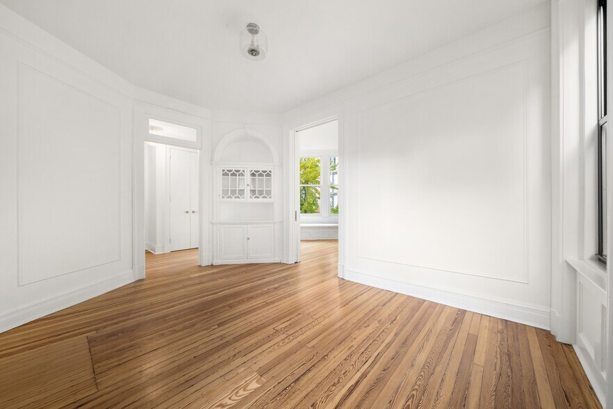 More Photos Of 402 W 20th St, New York Apartments For Sale