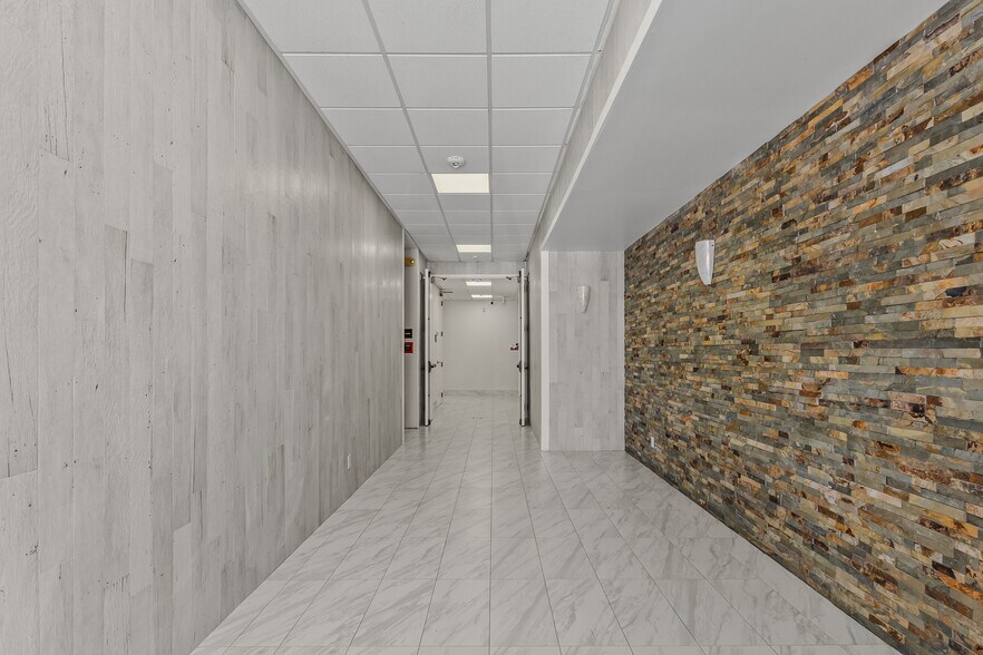 More Photos Of 6900 Anderson Blvd, Fort Worth Office For Sale