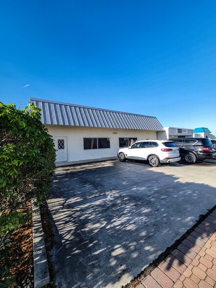 Primary Photo Of 1328 Lafayette St, Cape Coral Freestanding For Sale