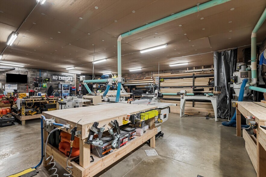 More Photos Of 6339 Old William Penn Highway hwy, Export Showroom For Sale