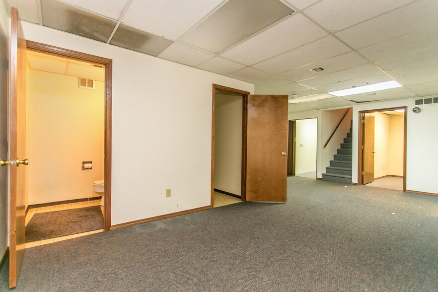 More Photos Of 100 N Fruitland St, Kennewick Office For Lease