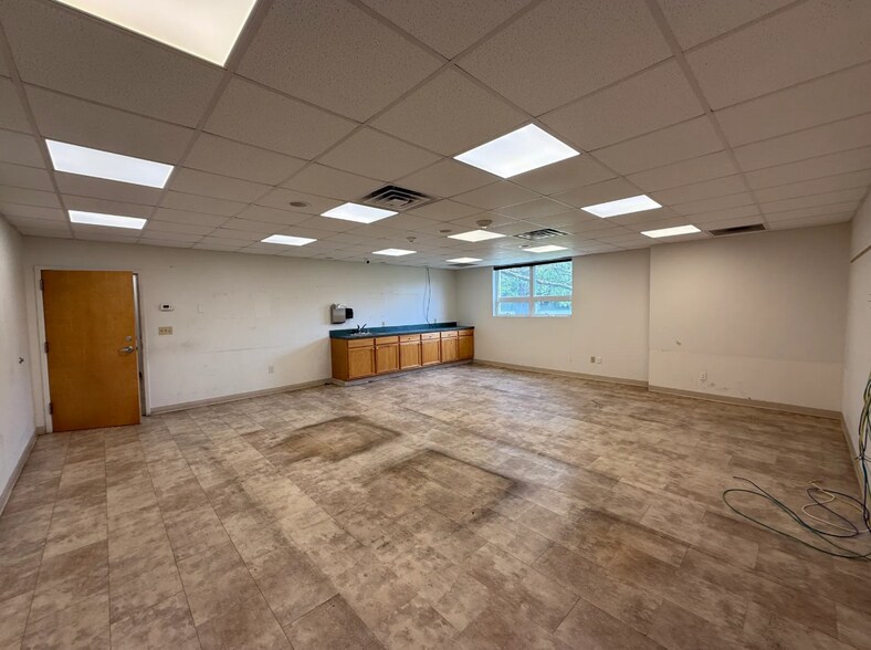 More Photos Of 8 Minneakoning Rd, Flemington Warehouse For Sale