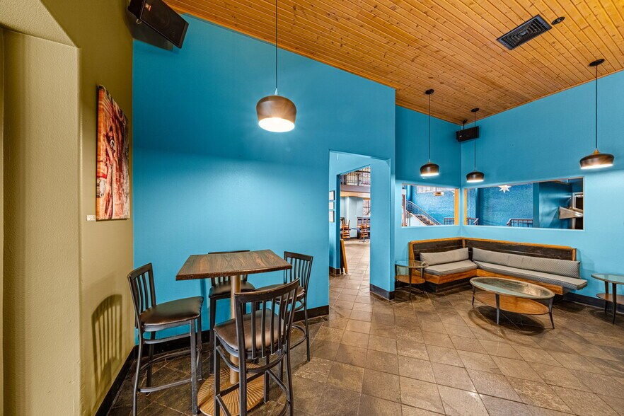 More Photos Of 701 E 2nd Ave, Durango Showroom For Lease