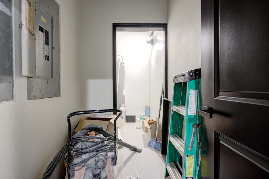 More Photos Of 6500 N Meridian Ave, Oklahoma City Medical For Sale