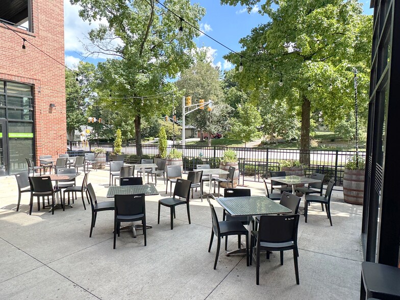 More Photos Of 5858 N College Ave, Indianapolis Apartments For Lease