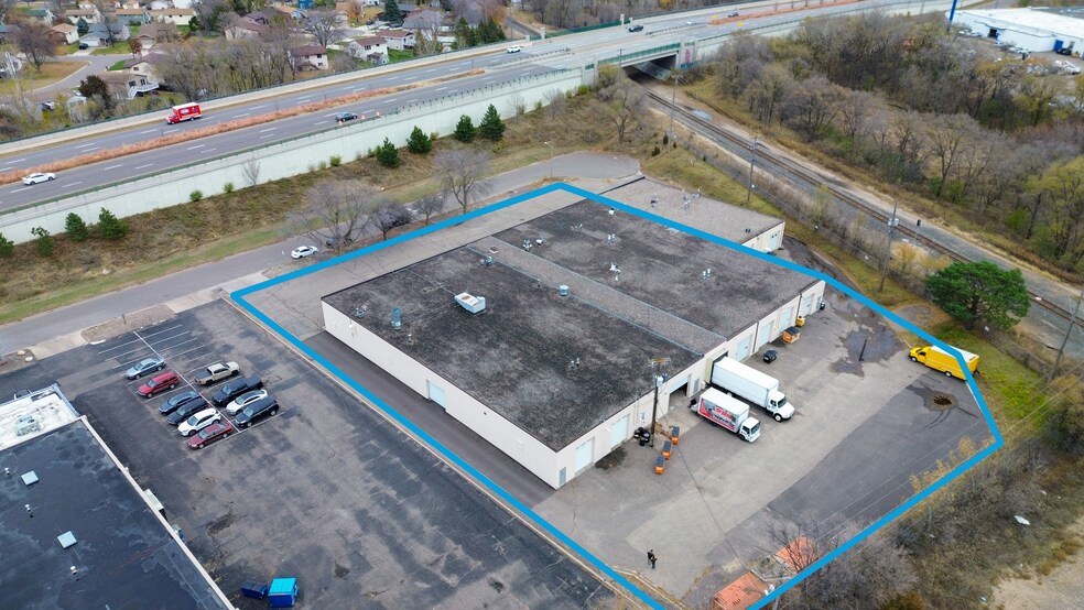 More Photos Of 5211 Lakeland Ave N, Crystal Industrial For Lease