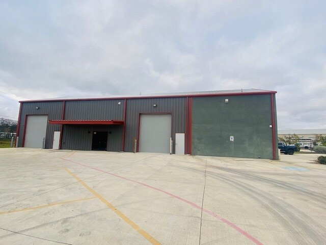 More Photos Of 6203 Krempen, San Antonio Industrial For Lease