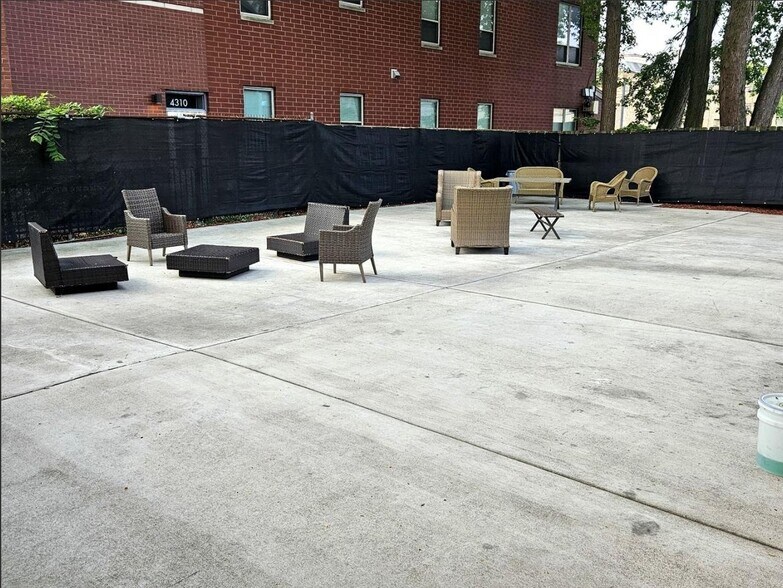 More Photos Of 63 E 43rd St, Chicago Storefront Retail Residential For Sale