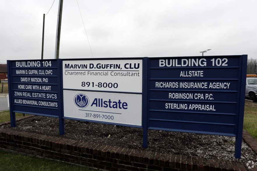 More Photos Of 102-104 Granby Dr, Cumberland Office For Lease