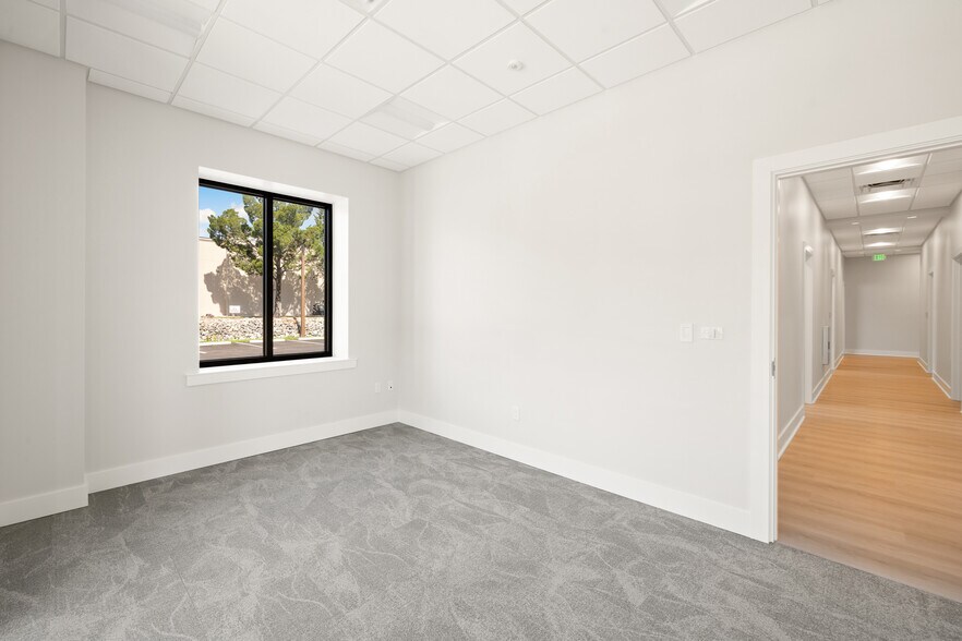 More Photos Of 8111 Broadway Ave E, Estero Storefront Retail Office For Lease