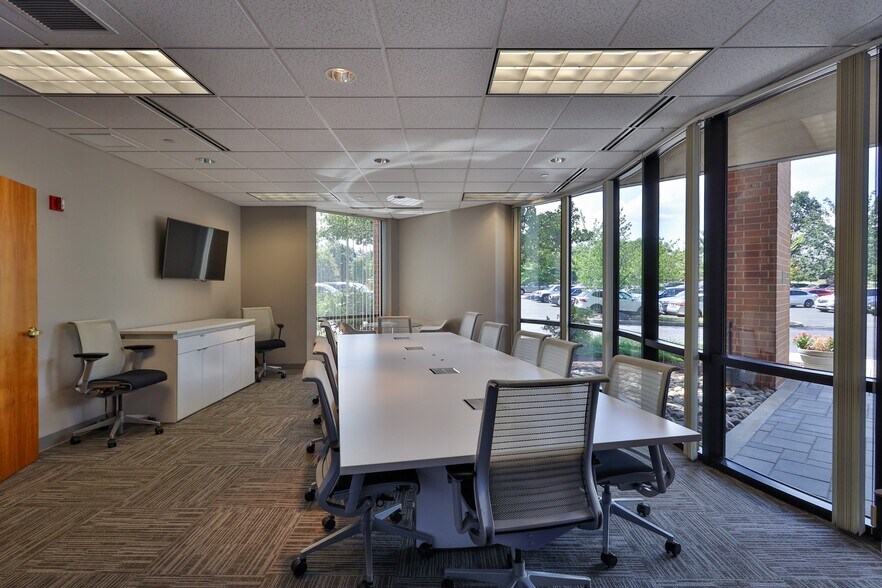 More Photos Of 1525 Valley Center Pky, Bethlehem Unknown For Lease