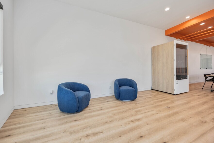 More Photos Of 5214 Harrisburg Blvd, Houston Office For Lease