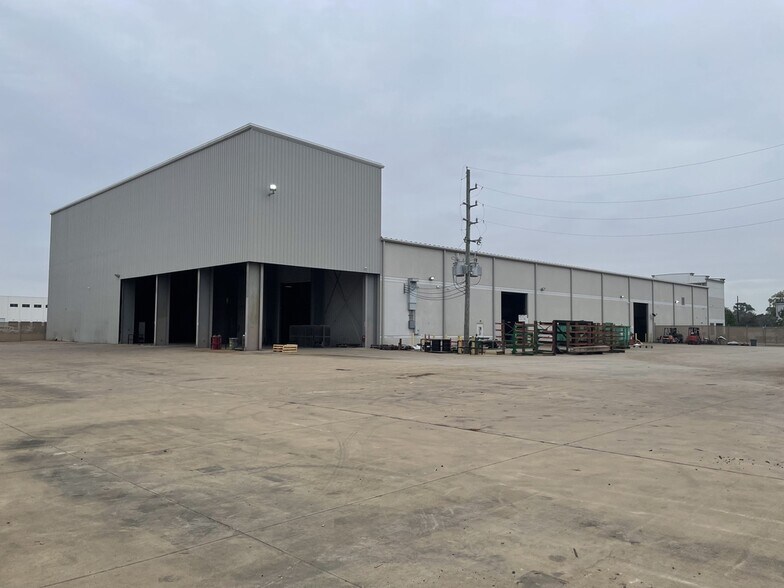 More Photos Of 6410 Langfield Rd, Houston Warehouse For Lease