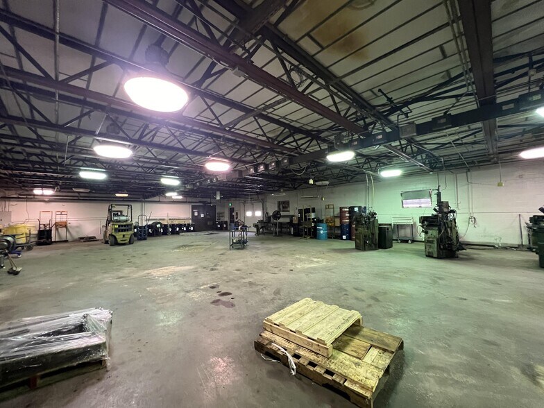 More Photos Of 1175 Bragg St, Honeoye Falls Warehouse For Lease