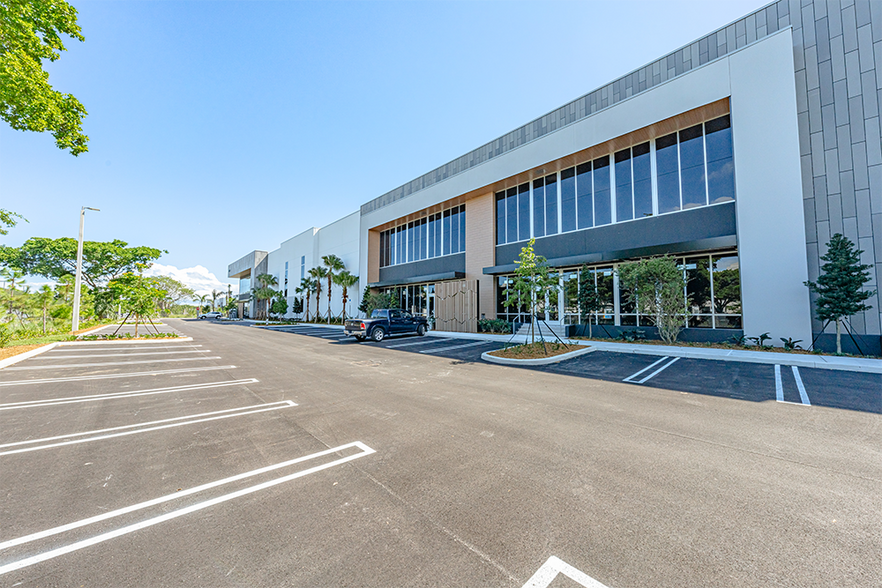 More Photos Of 311 Racetrack Loop, Pompano Beach Unknown For Lease