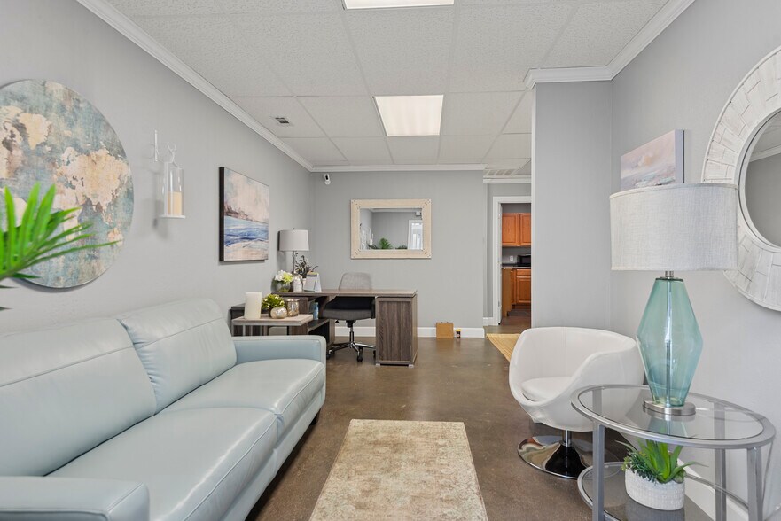 More Photos Of 2445 S 5th St, Springfield Office For Sale