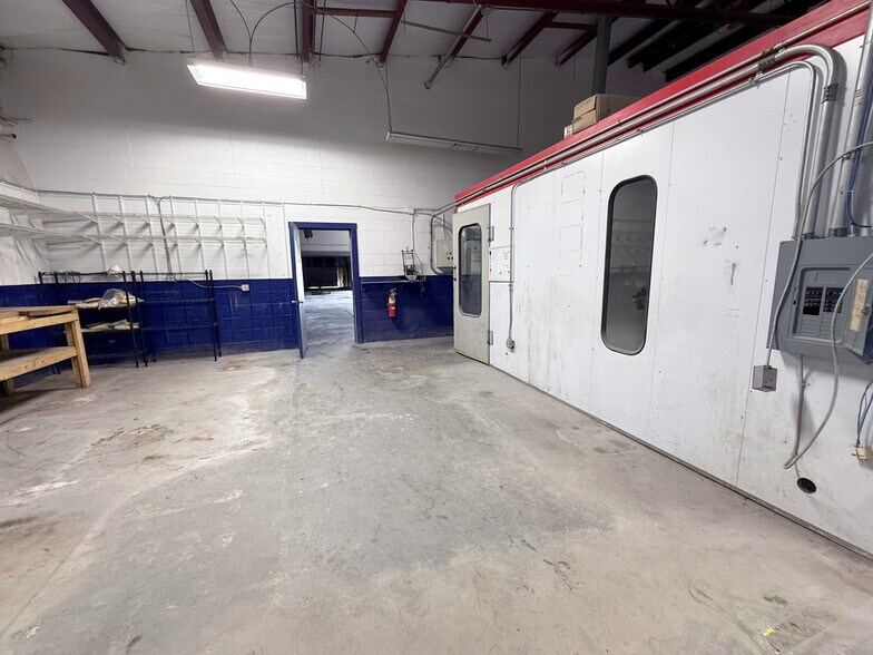 More Photos Of 15180 Barrens Rd N, Stewartstown Auto Repair For Sale