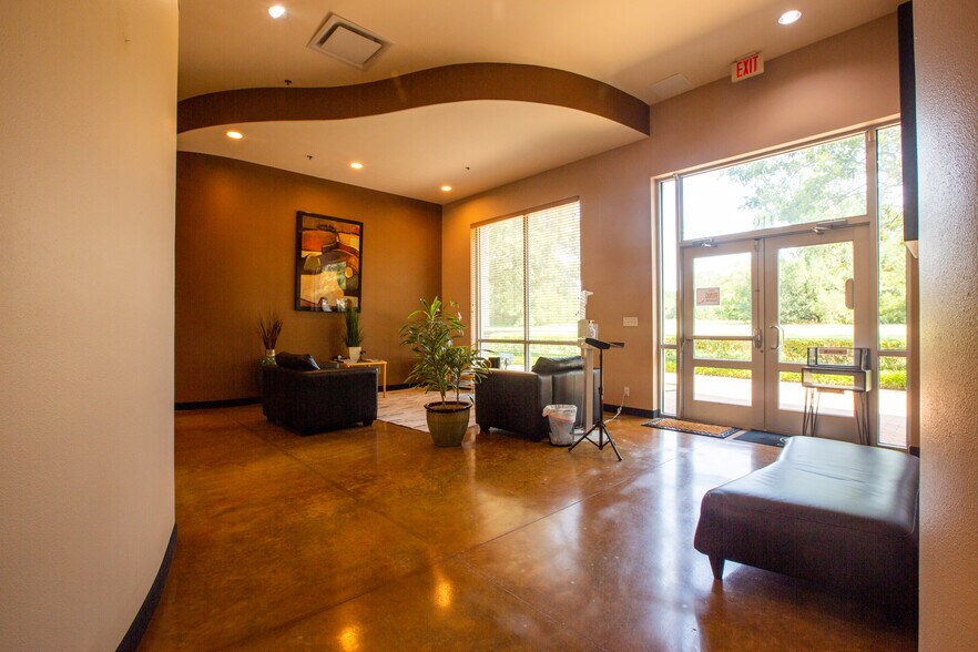 More Photos Of 1900 Ballpark Way, Arlington Medical For Lease