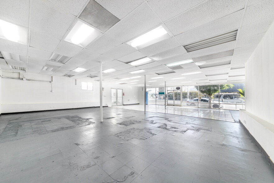 More Photos Of 115 N Fairfax Ave, Los Angeles Freestanding For Sale