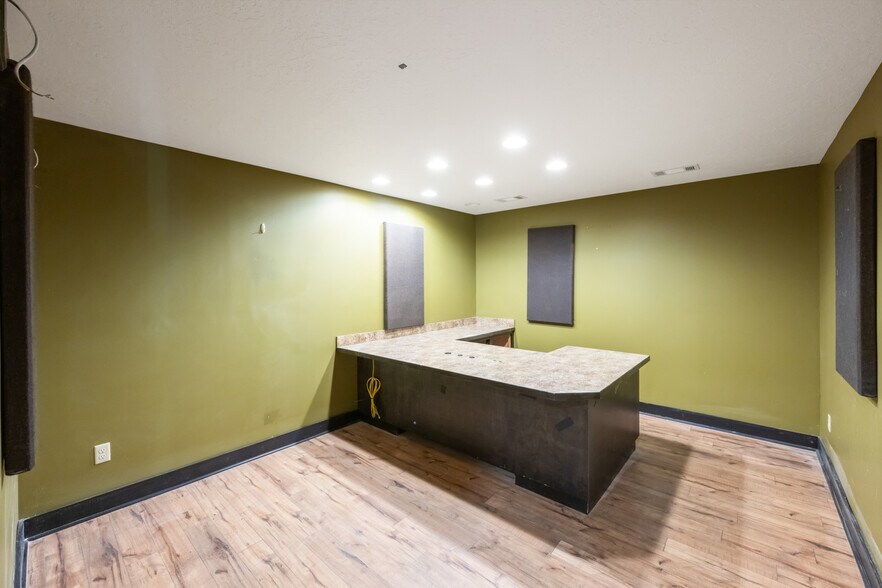 More Photos Of 215 Baker Rd, Huntingdon Lodge Meeting Hall For Sale