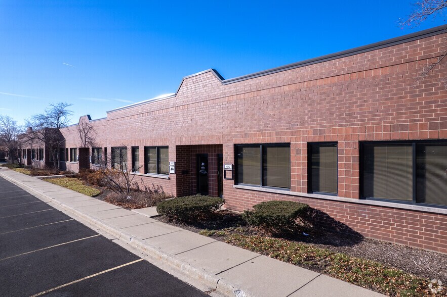 More Photos Of 1530-1558 Barclay Blvd, Buffalo Grove Unknown For Lease