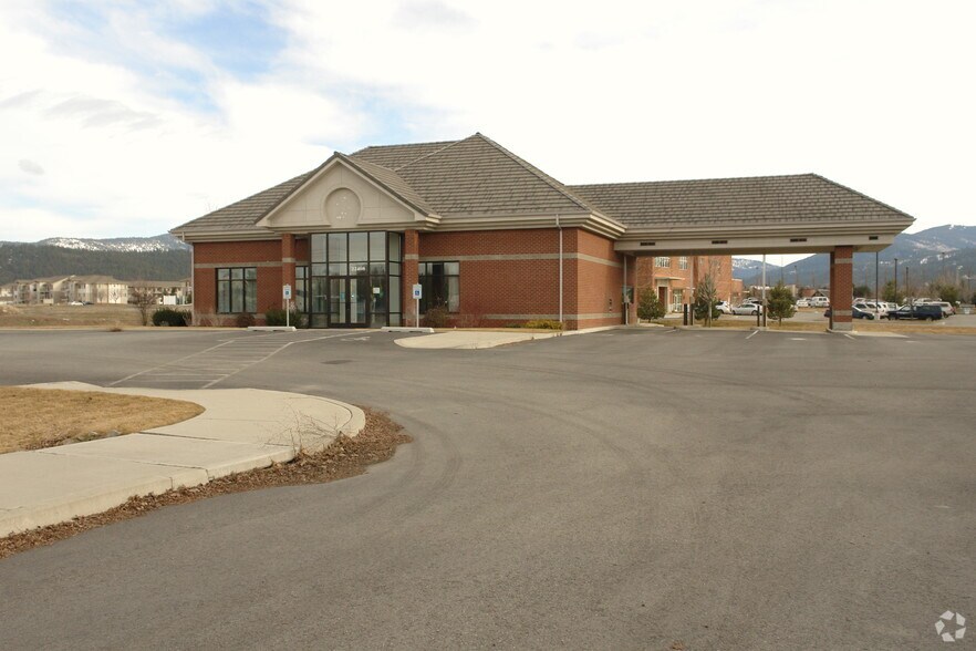 More Photos Of 22408 E Appleway Ave, Liberty Lake Bank For Lease