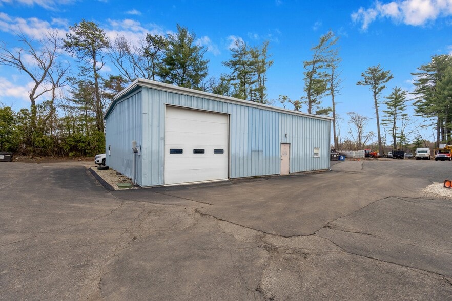 More Photos Of 11 Herman Dr, Simsbury Light Manufacturing For Sale