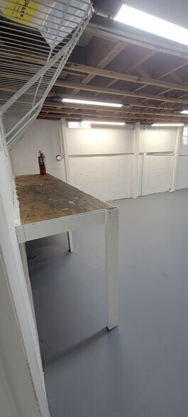 More Photos Of 515-517 S Flagler Ave, Pompano Beach Warehouse For Lease