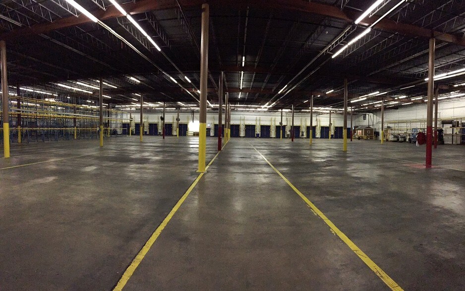 More Photos Of 1016 SW Evangeline Trwy, Lafayette Refrigeration Cold Storage For Lease