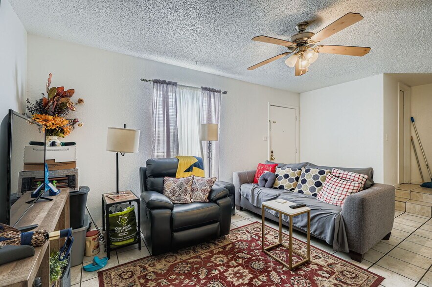 More Photos Of 5803 Cougar Dr, Austin Apartments For Sale