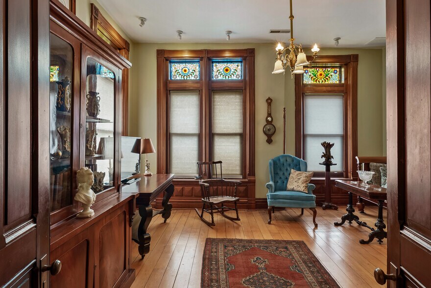 More Photos Of 809 Hall St, Saint Joseph Hospitality For Sale