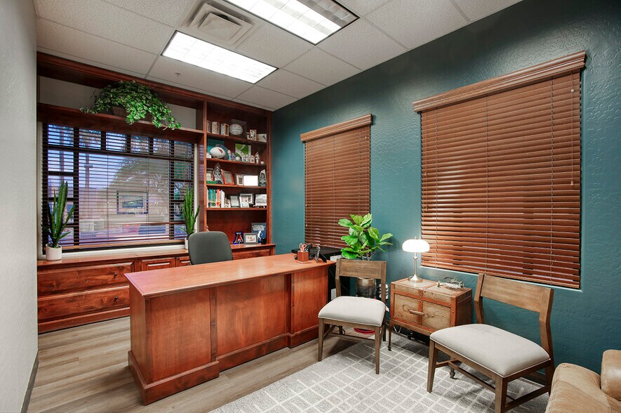 More Photos Of 4530 E Muirwood Dr, Phoenix Office For Sale