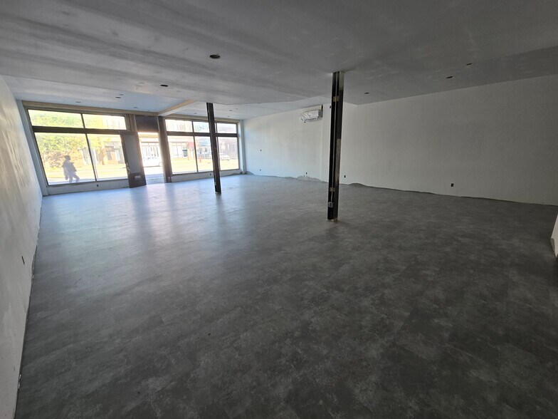 More Photos Of 2297 Main St, Buffalo Storefront Retail Residential For Lease