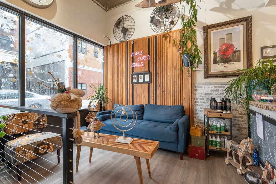 More Photos Of 140 Clinton St, Schenectady Storefront Retail Residential For Lease